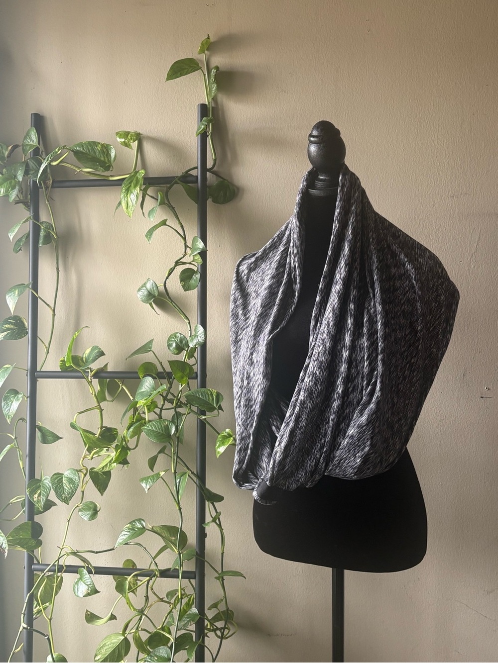 Neutral Black & Gray lululemon Infinity Scarf